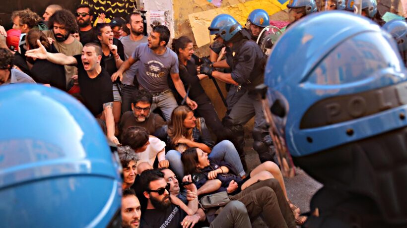 Così i centri sociali schiavizzano gli immigrati