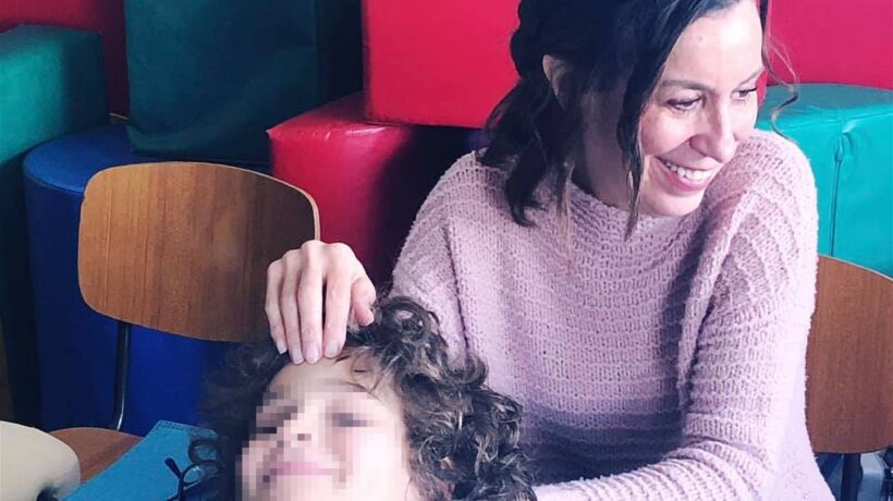 I guru di una setta texana massaggiano bimbi a scuola per liberare loro la mente