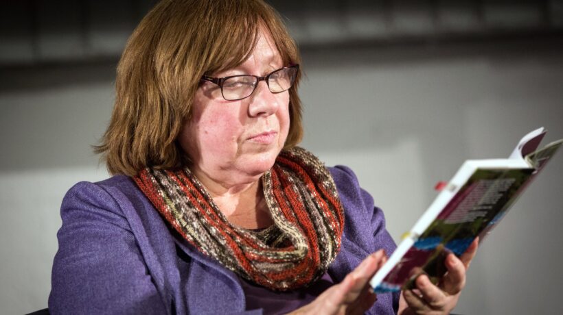 Svetlana Aleksievic: «È caduto il Muro, ma il comunismo è vivo»