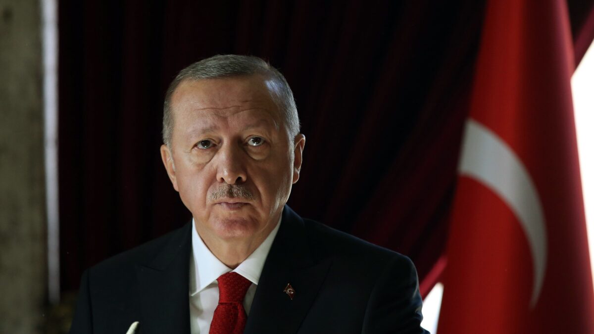 Erdogan rimanda a casa i foreign fighters