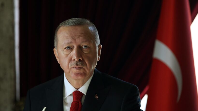 Erdogan rimanda a casa i foreign fighters