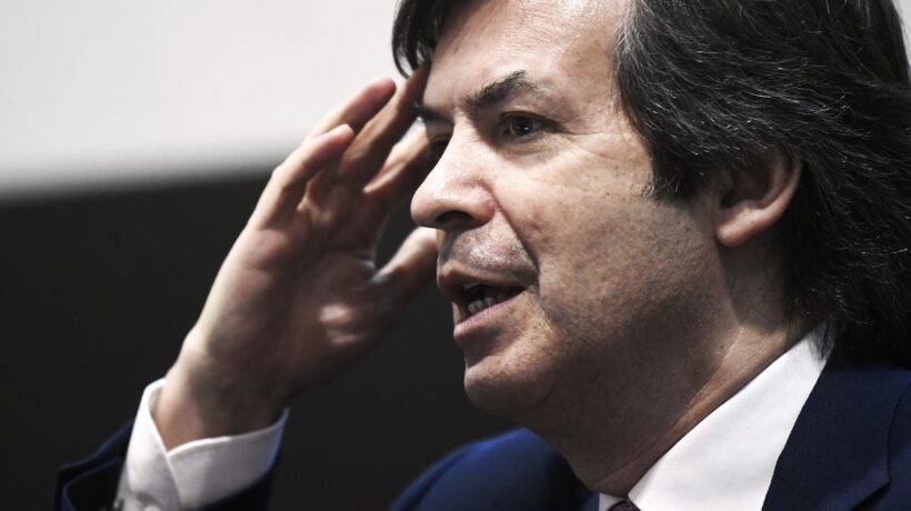 Nexi e Intesa trattano sulle carte di credito. Chissà se i negozianti avranno dei benefici…