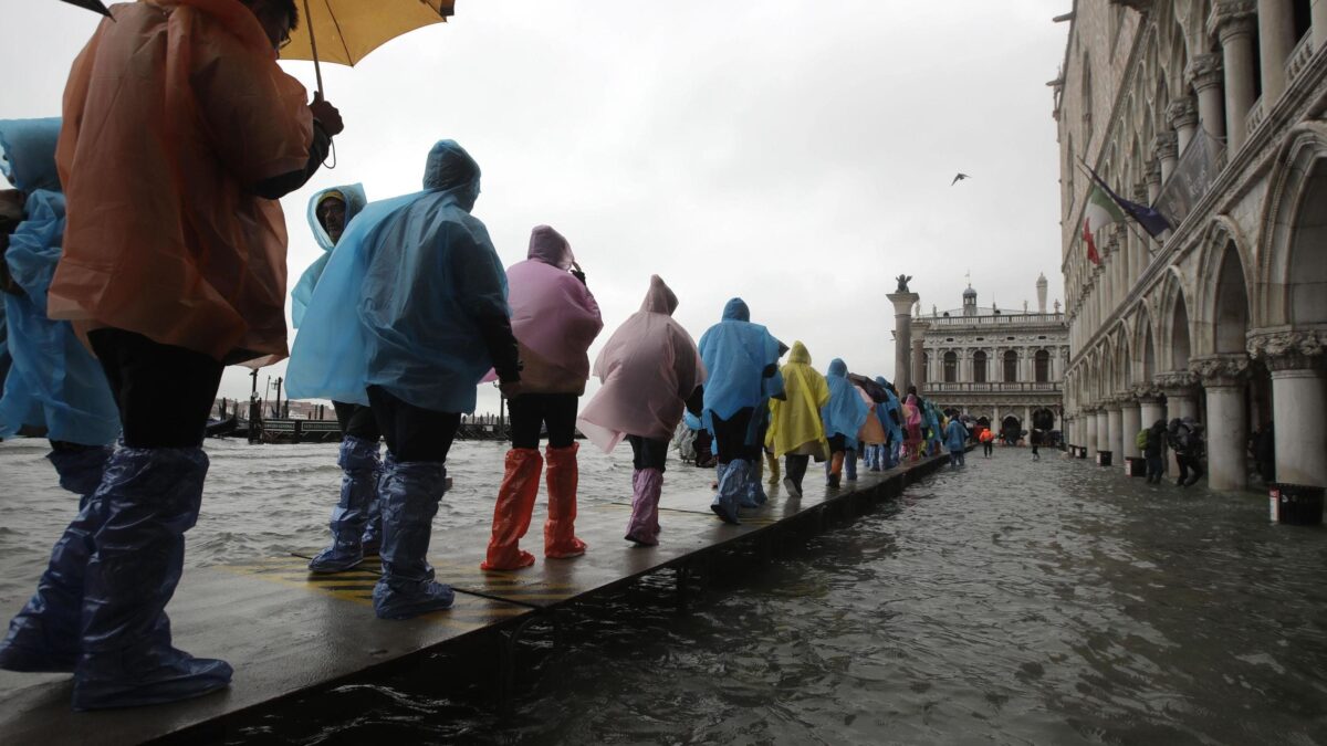 Oggi nuovo picco a 160 centimetri. Per 1 anno niente rate dei mutui