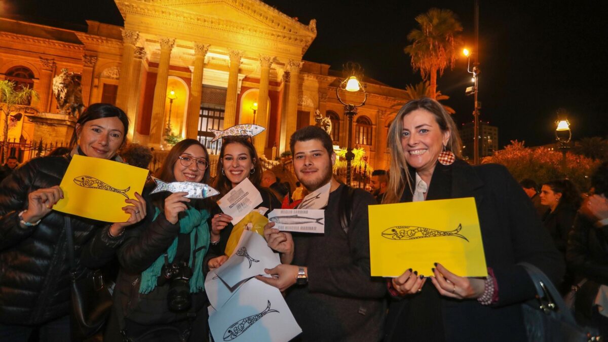 Uniformi e intolleranti come i regimi. Sardine è davvero il nome più giusto