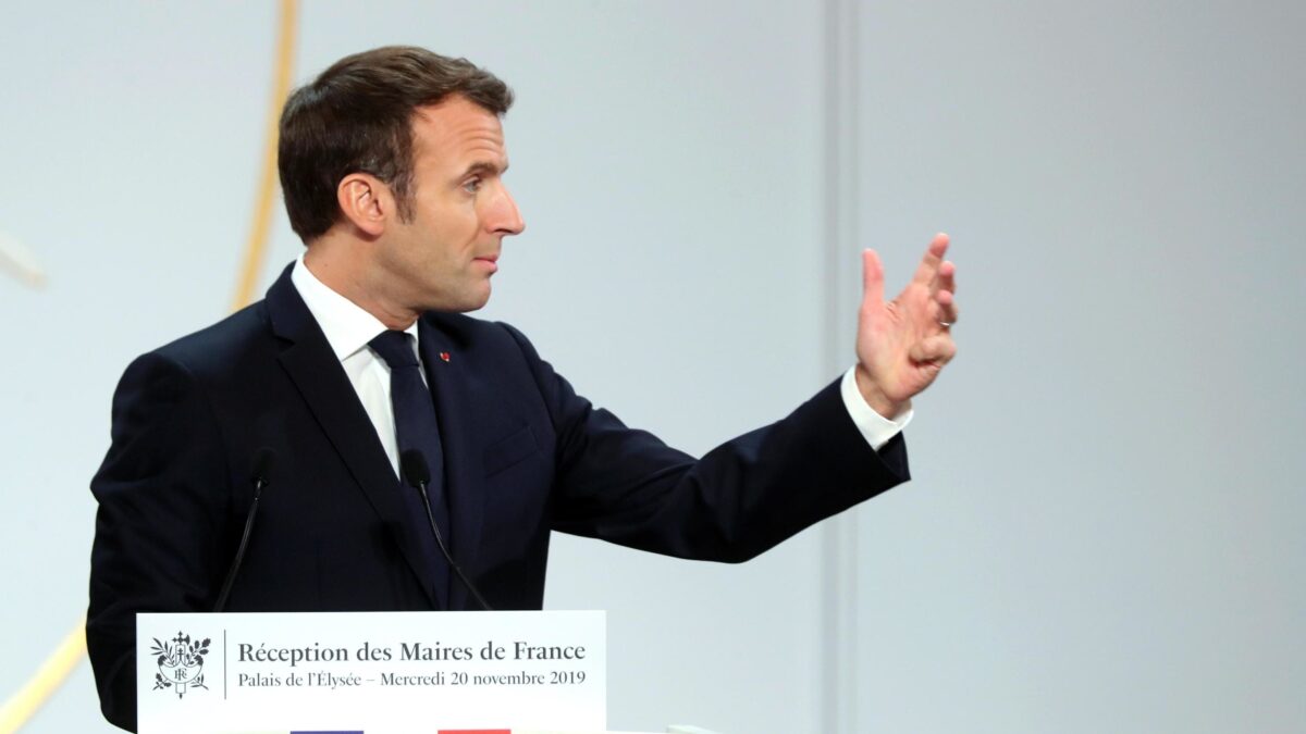Parigi con la scusa dell’esercito Ue vende le proprie armi e ci sfila dalla Nato
