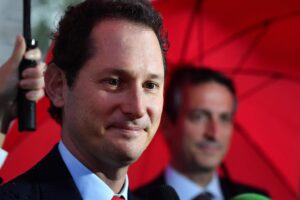 Elkann abbatterà il mausoleo di «Repubblica»