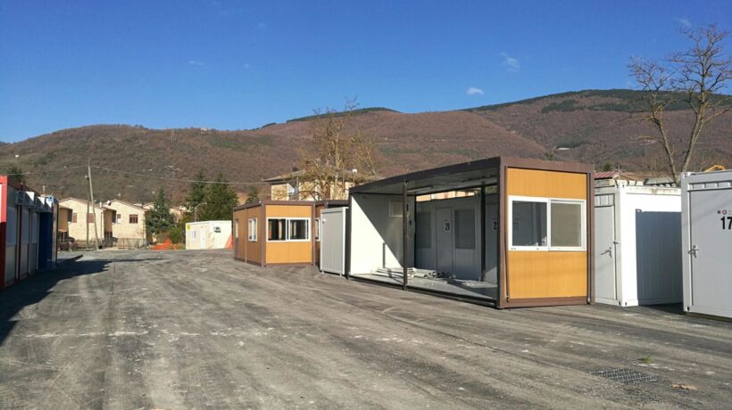 Nonnina sfrattata dal container. Ma la sua casa è inagibile dal 1997