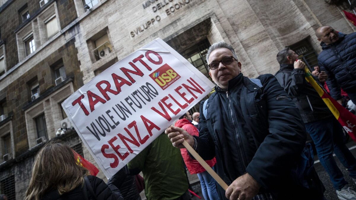 Il premier si fa scudo con i pm. Sull’Ilva è trattativa  sugli esuberi