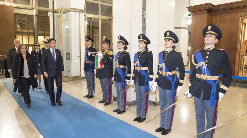 Conte si è rifatto l’appartamento. C’è persino l’idromassaggio di Stato