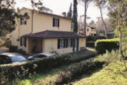 Per farsi la villa da 1,4 milioni Renzi ha chiesto 700.000 euro al finanziatore della sua Open