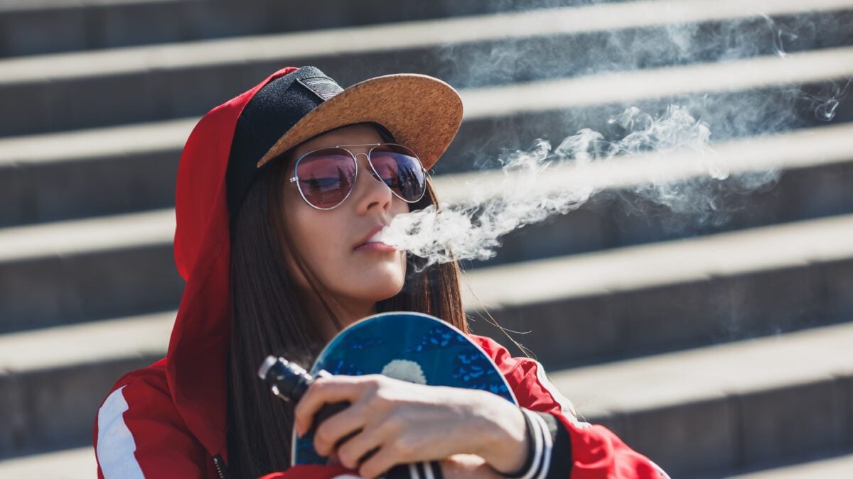 Allarme Buddha blues. La cannabis sintetica si svapa e trasforma gli studenti in zombie