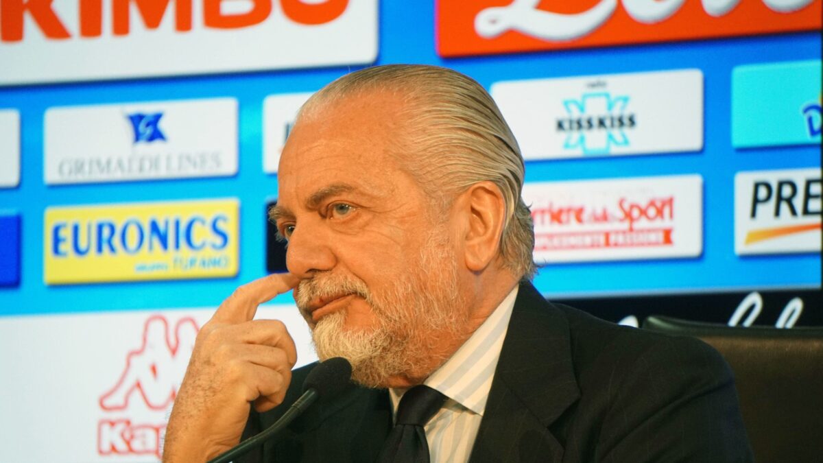I calciatori «evadono» dal ritiro. De Laurentiis ha perso il Napoli