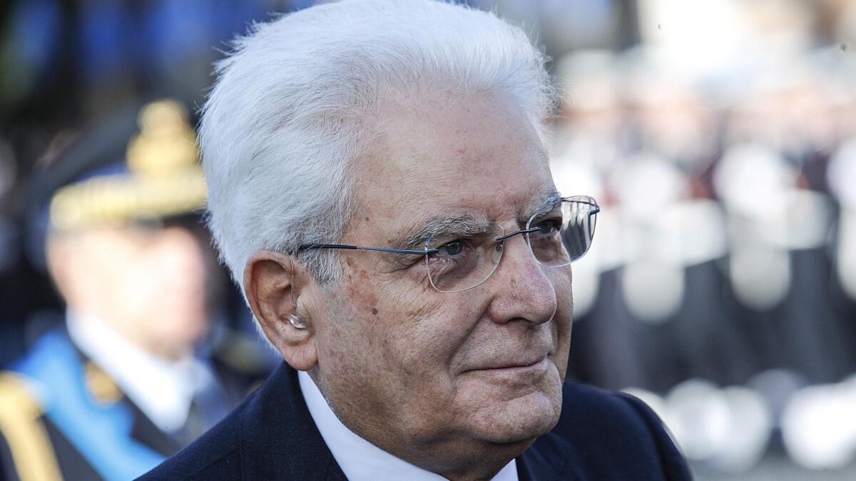 Riapre il cantiere della Costituzione per schivare il voto e blindare il Colle