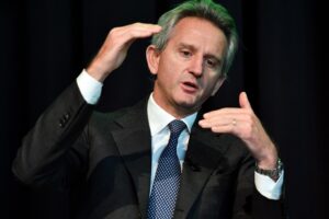 Mediobanca fa il record di dividendi. Arrivano 2,5 miliardi in quattro anni