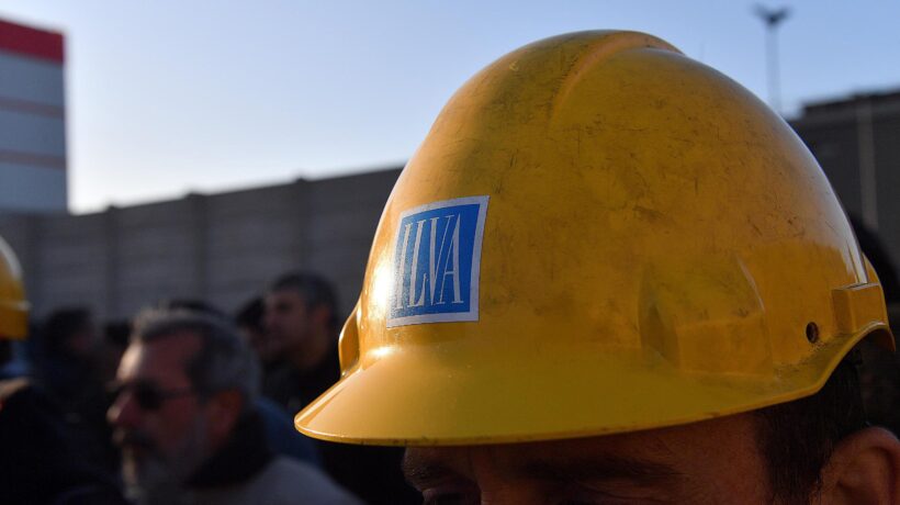I 5 stelle bruciano l’emendamento pro Ilva