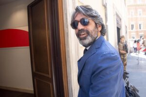 L’ex Rottamatore vive con Bonifazi a casa del top manager di Unicredit