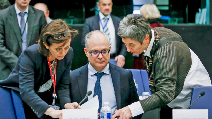 Il governo fa il gioco delle tre carte e salva i soldi per i 100 anni del Pci