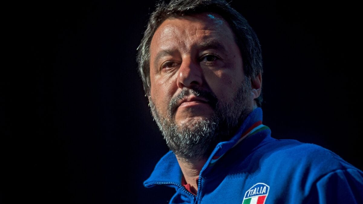 Salvini indagato per i voli di servizio