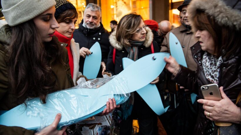Le sardine invitano a manifestare utilizzando la mail ufficiale del Pd