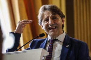 L’Inps ha un buco di 5,5 miliardi. Tridico si aumenta lo stipendio