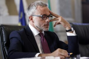 Salta il blitz di Renzi all’Agenzia delle entrate
