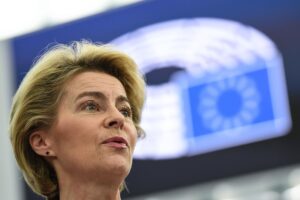 Bruxelles vuole la riforma antitrust. Ma dovrà schierarsi con Usa o Cina