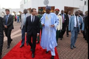 Trump si riorganizza in Africa per mollare Macron
