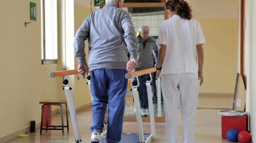 Il mal di schiena colpisce un po’ tutti. Ora c’è un trattamento per guarire