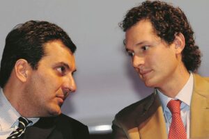 «Repubblica» è degli Agnelli. Calabresi sogna il ritorno in sella