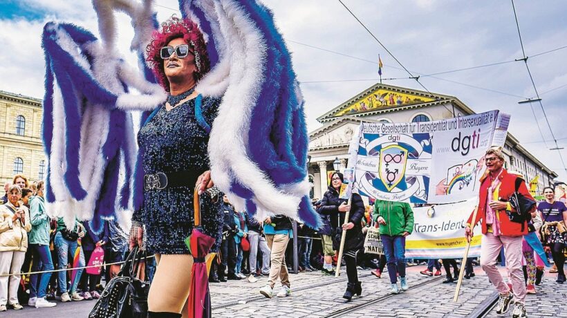 Basta accusare di omofobia chi critica i gay