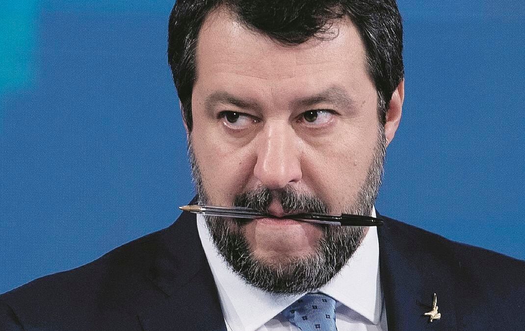 Lo spettro del crac spacca il governo. Salvini non infierisce: «Collaboriamo»