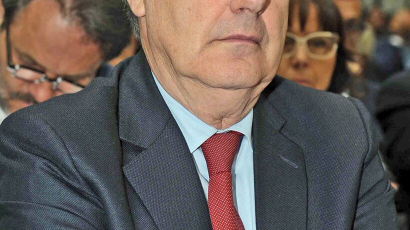 Maxi consulenze affidate da Etruria. Papà Boschi a giudizio per bancarotta