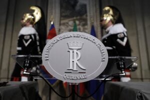 Vi piace lo strapotere del Quirinale? Allora scegliamoci il suo inquilino
