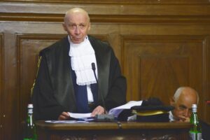 Troppi sospetti pendono su Giuseppi. È il momento che dia delle spiegazioni