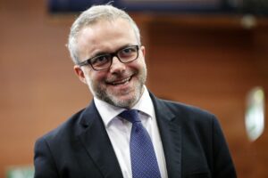 Renzi rivuole i suoi all’Agenzia delle entrate