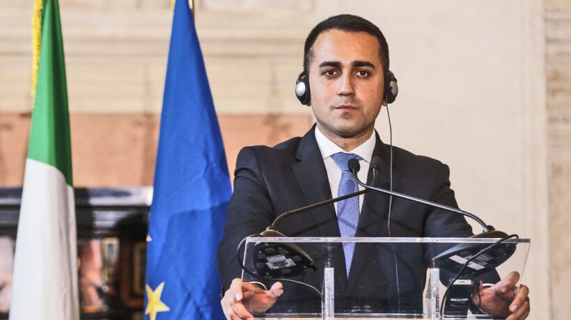 Di Maio trova lavoro: tassista del mare