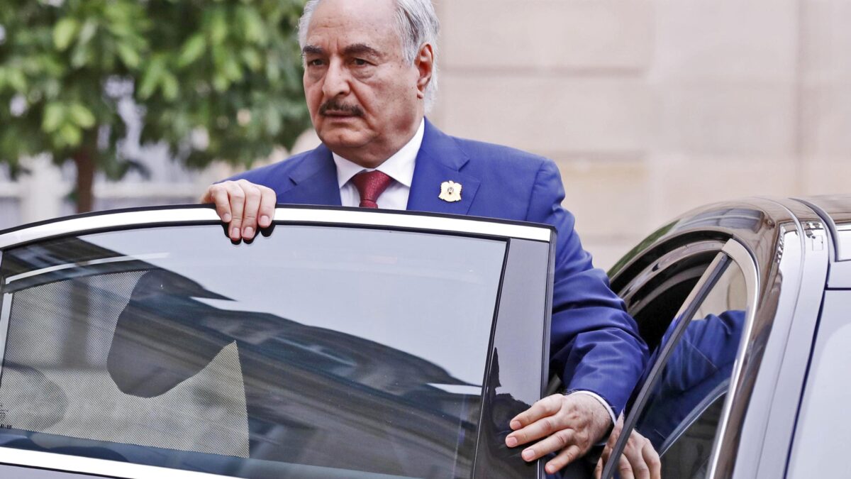 Ora che il fiasco in Libia è sicuro ai vertici invitano anche Giuseppi