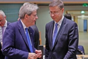 L’Ue prende a schiaffi Gentiloni e Gualtieri