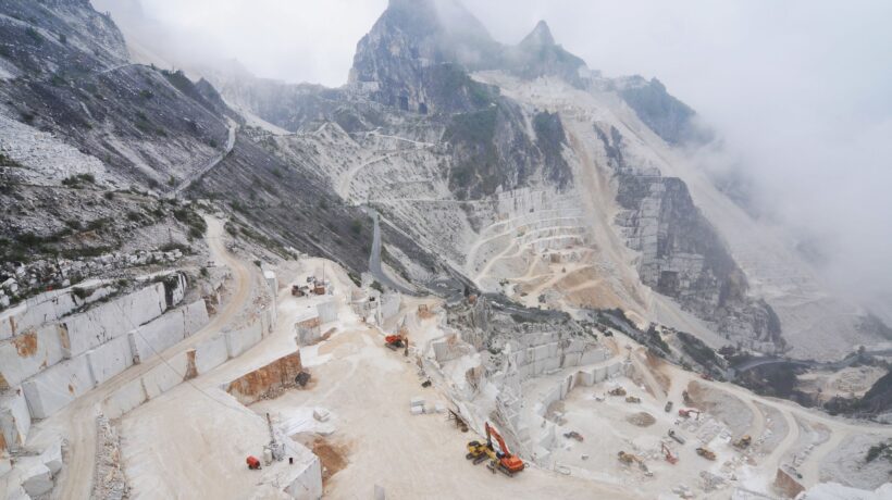 Nascono in Liguria i porti di marmo utilizzando gli scarti di cava di Carrara