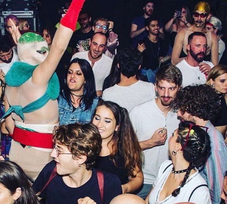 Indagati gli organizzatori del veglione gay