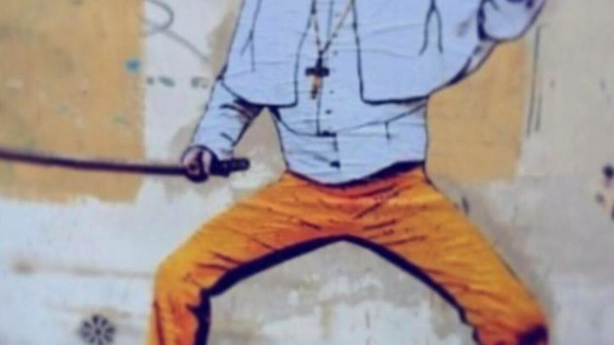 Fa un murales sul Papa, writer in Procura