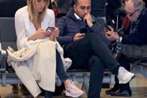 Si rischia la mezza guerra mondiale e il governo non sa cosa mettersi