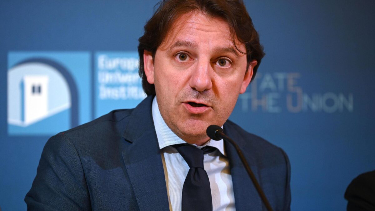Tridico fa il leone ma l’Inps resta una lumaca
