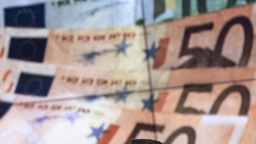 Redditi dei politici: nel 2018 Renzi e Conte hanno guadagnato 750.000 euro in più