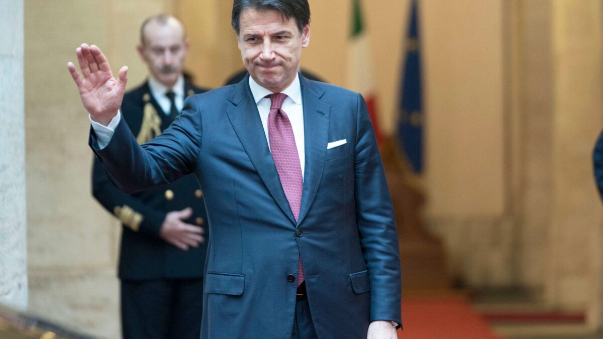 Giuseppi schiera le truppe. L’Europa lo lascia solo