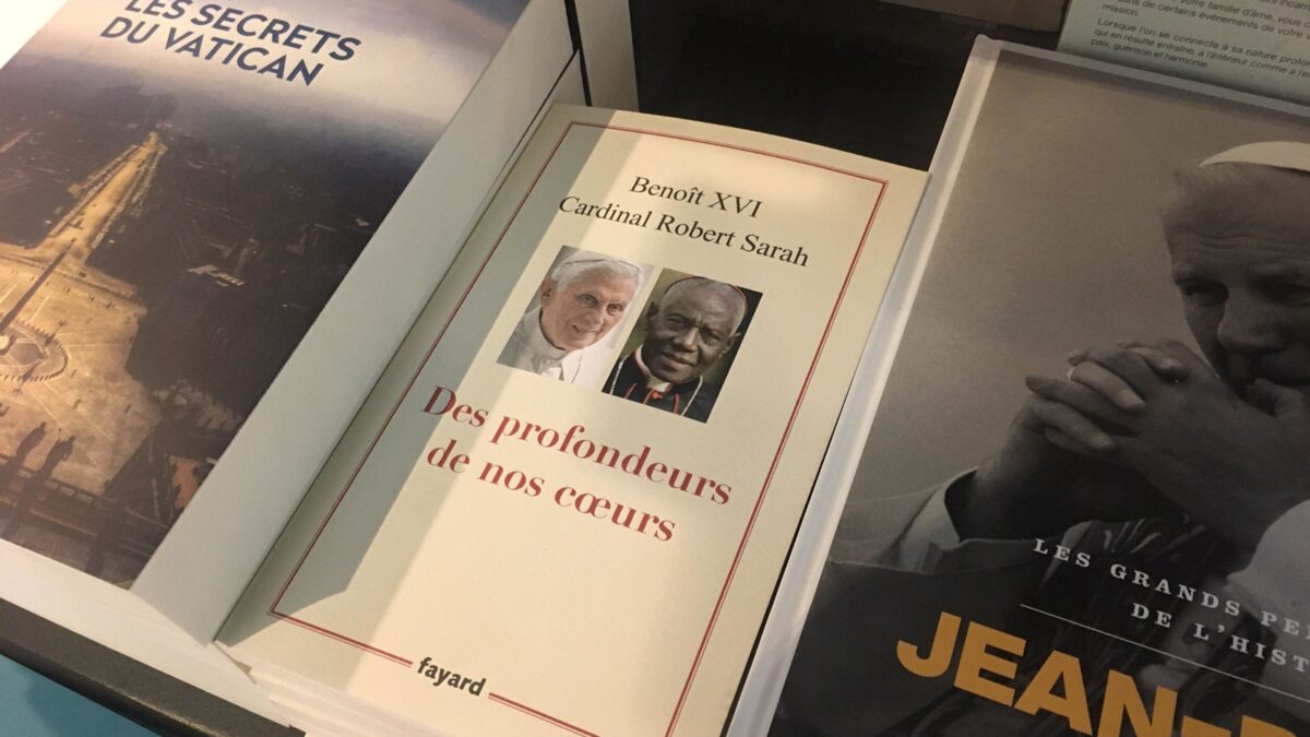 Nel saggio le ragioni del sì al celibato. Chi vuole abolirlo dovrà farci i conti