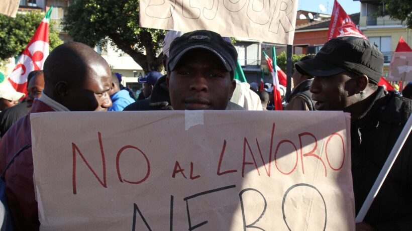 L’unico lavoro difeso dalla sinistra è quello sulla pelle degli immigrati