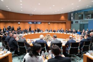 I leader della Libia non si parlano a casa della Merkel. Pace più lontana