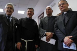 Il sinodo italiano serve a colpire Cei e Salvini