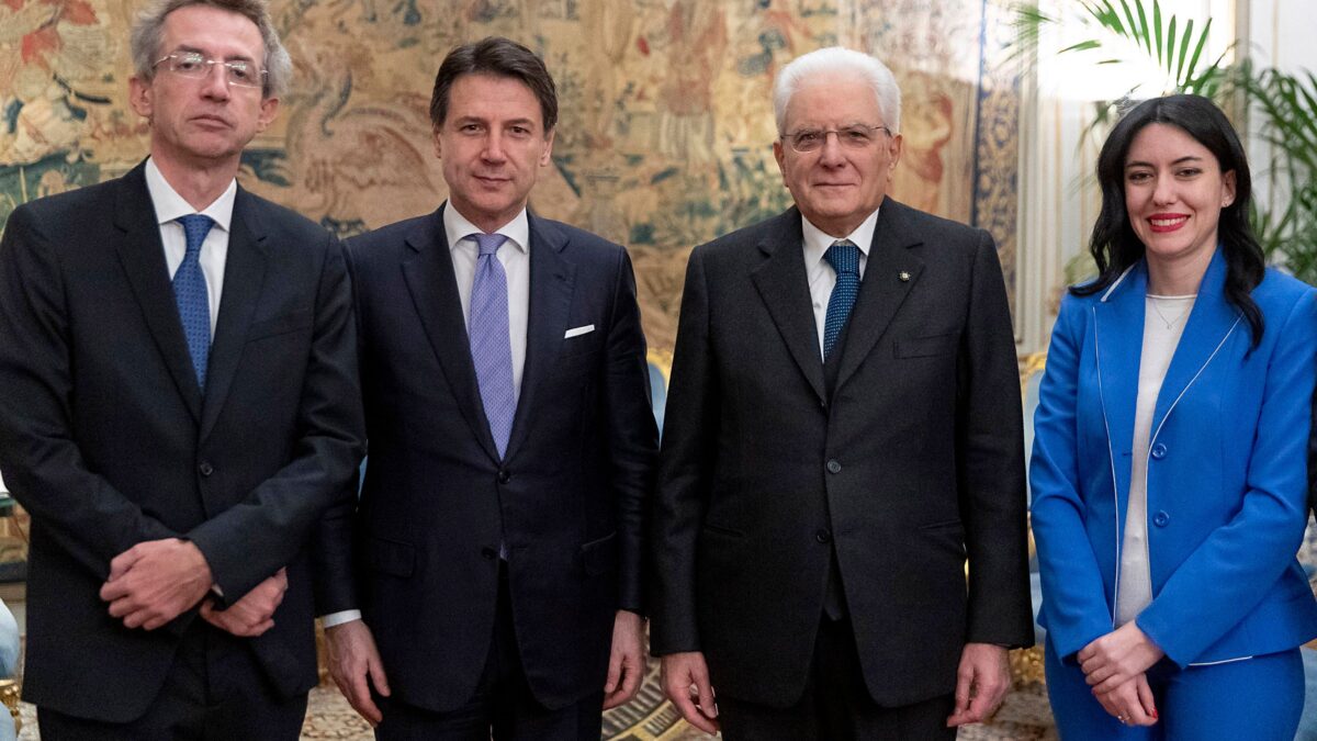 «A capo dell’Istruzione una copiona». Ministro Azzolina accusato di plagio